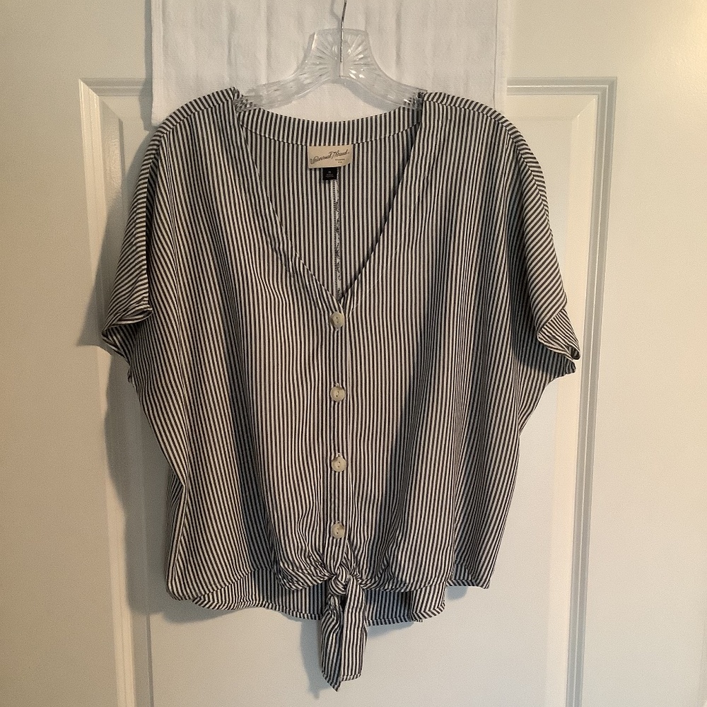 Universal Thread Black and White Striped Crop Top